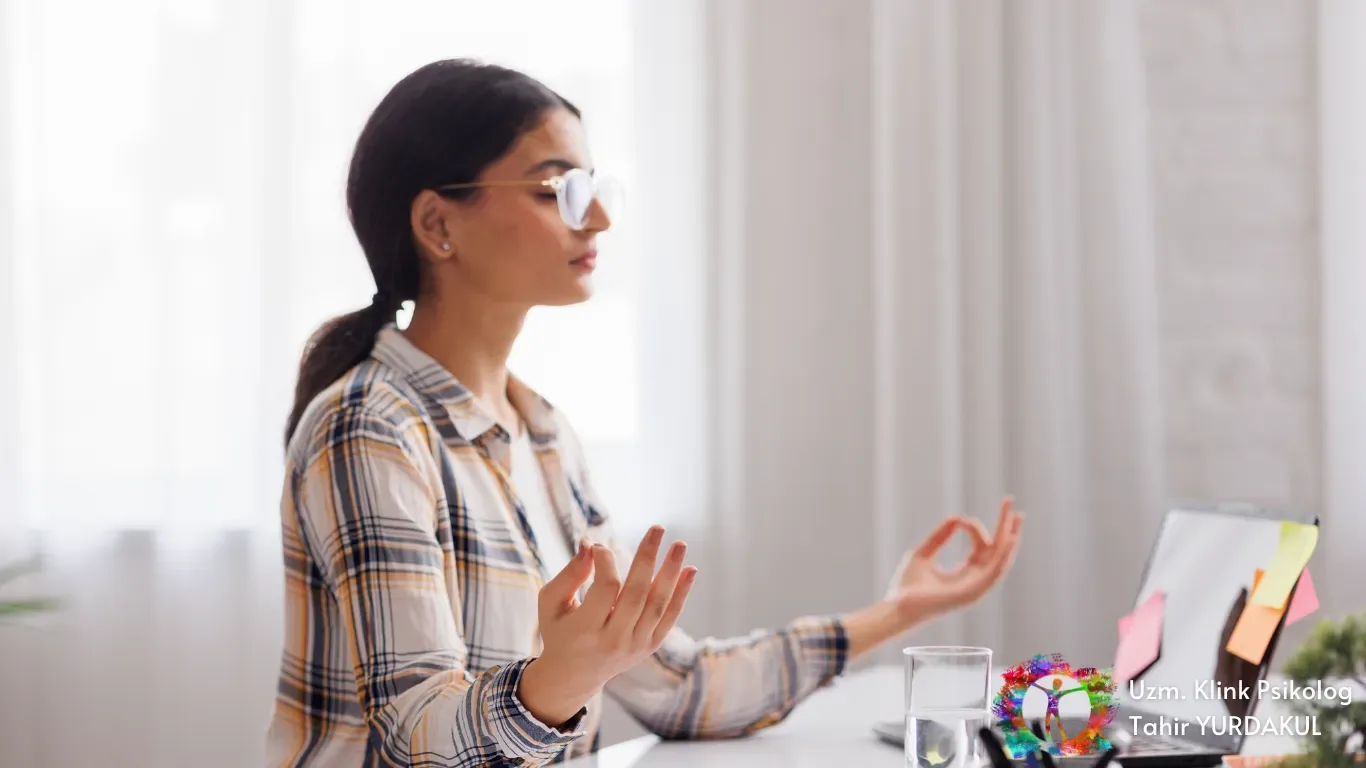 kontrol altına almak için mindfulness ve bilinçli farkındalık uygulamaları.