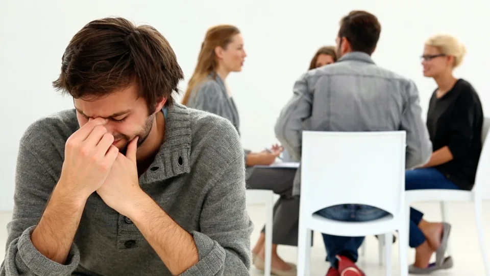 Sosyal Anksiyete (Sosyal Fobi) ile Nasıl Baş Edilir?